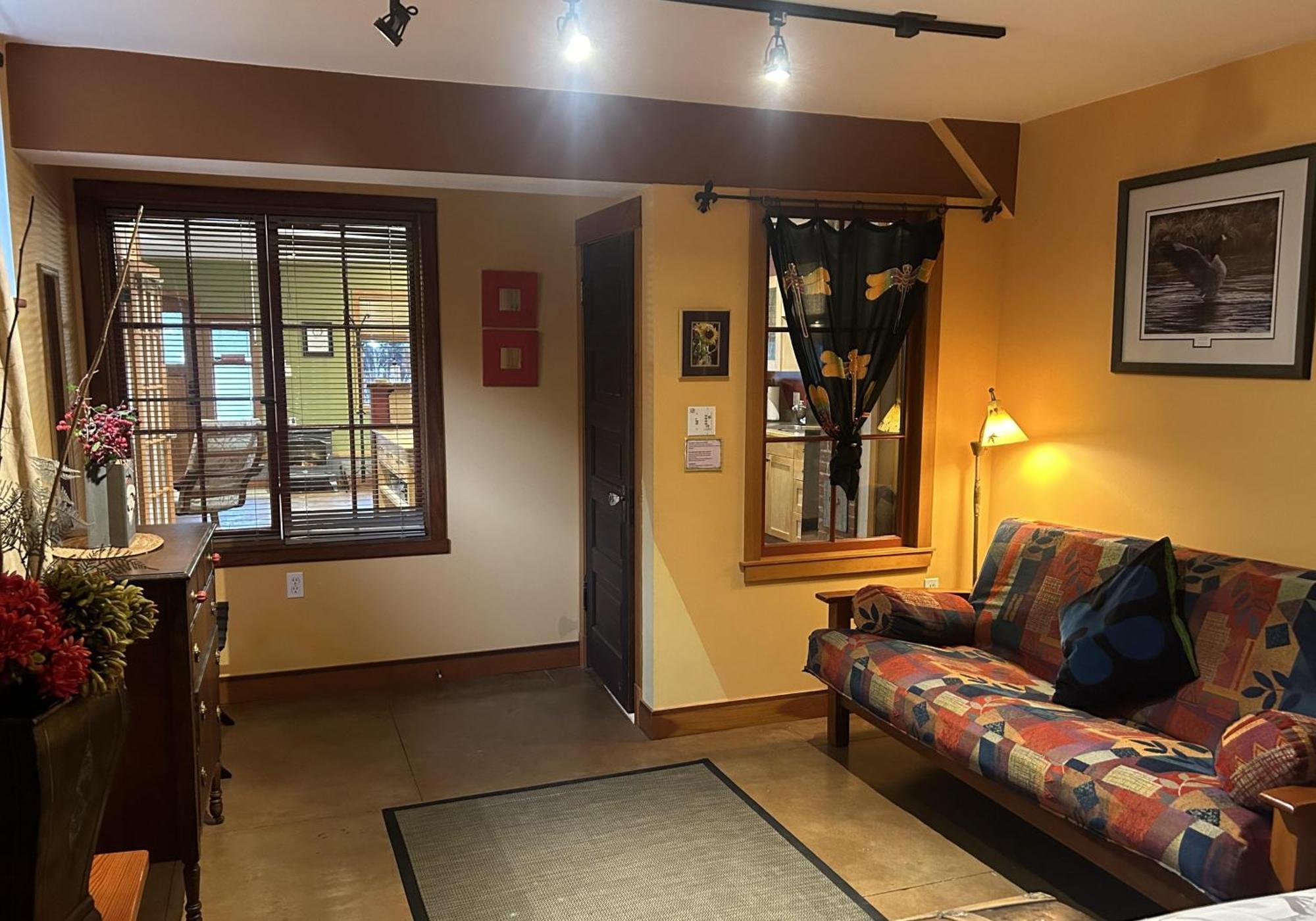 Mistisos Place Vacation Rentals Nelson Exterior photo